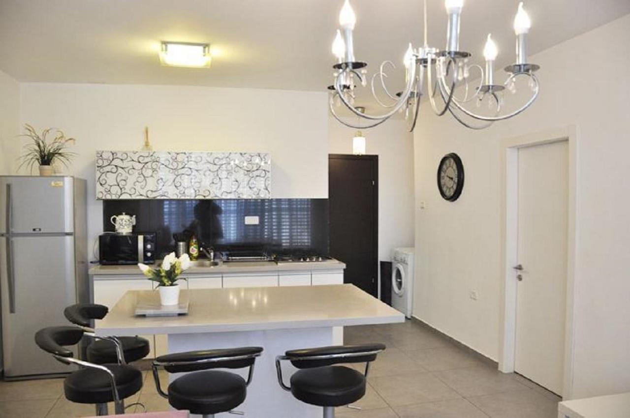 Gk Apartment Harmony Бат-Ям Экстерьер фото