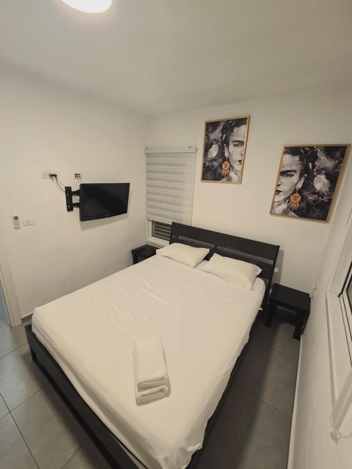 Gk Apartment Harmony Бат-Ям Экстерьер фото