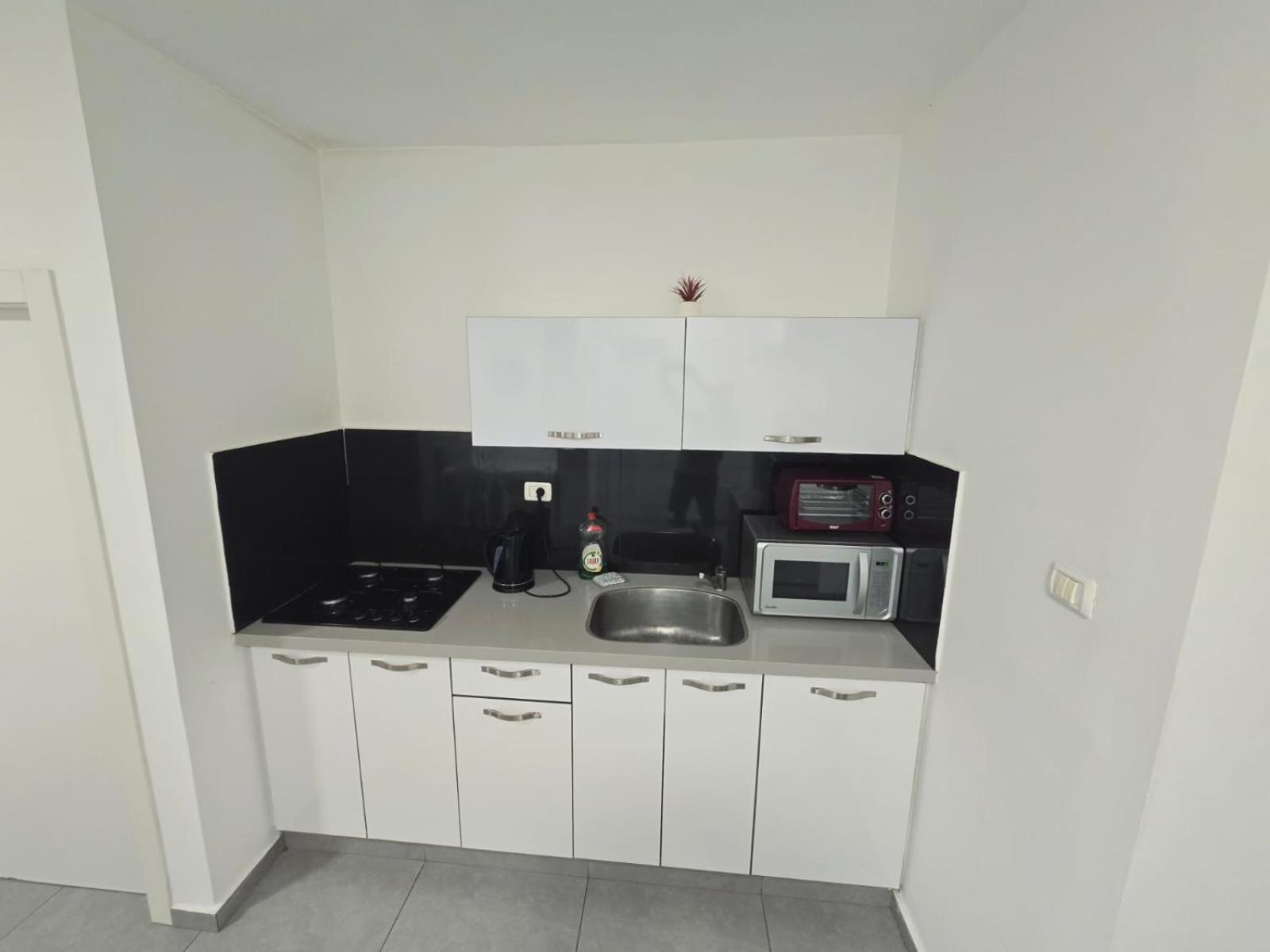 Gk Apartment Harmony Бат-Ям Экстерьер фото