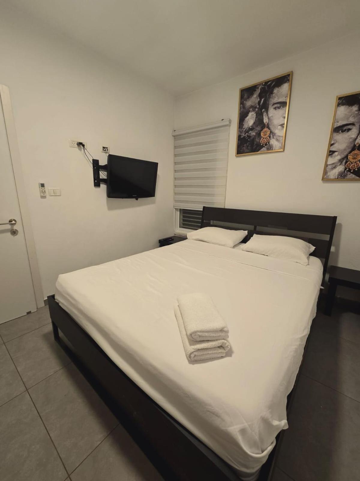 Gk Apartment Harmony Бат-Ям Экстерьер фото