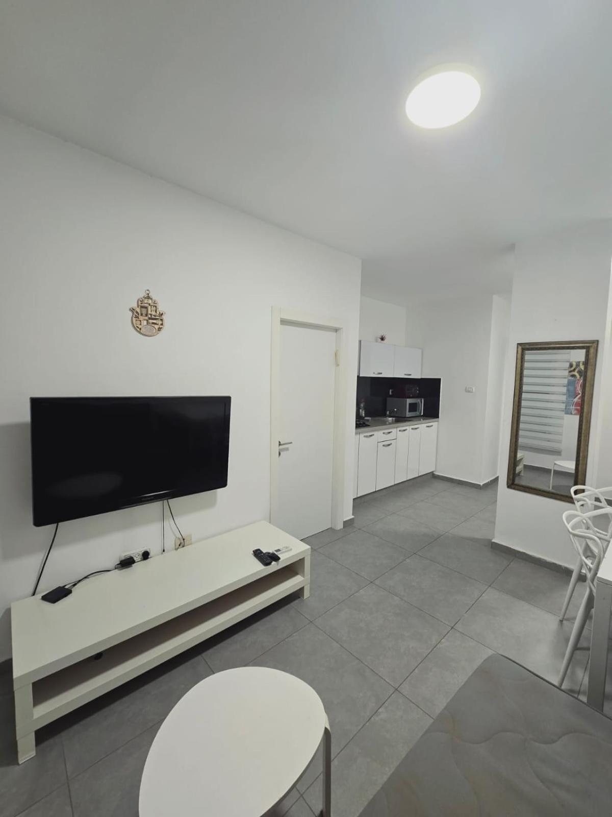 Gk Apartment Harmony Бат-Ям Экстерьер фото
